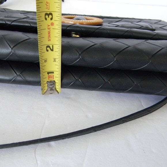 STEVE MADDEN BLACK WOVEN CLUTCH CROSSBODY O-RING DETAIL - Picture 5 of 9